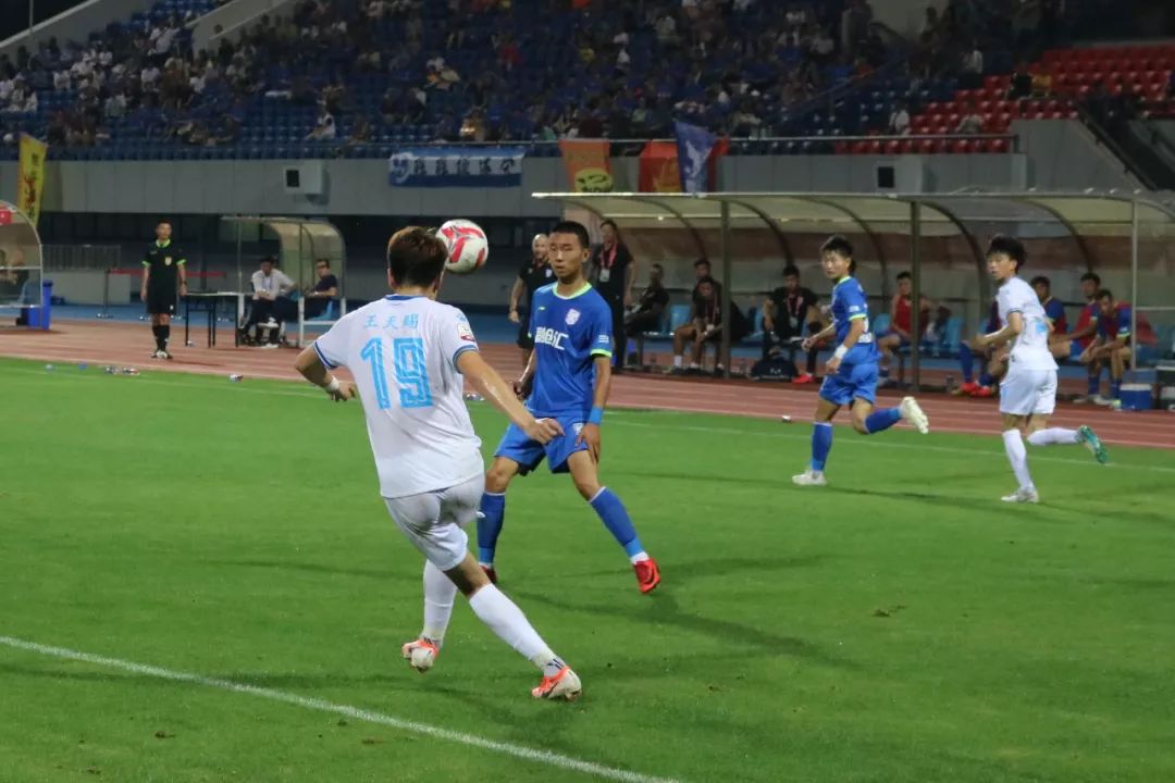  图卢兹主场十人应战，顽强逼平领头羊巴黎  